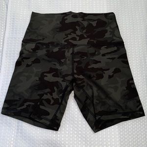 Lululemon Align Shorts 6”
